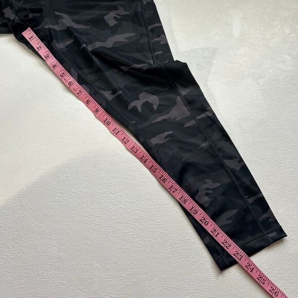 Athleta 1X Black Camo Print Leggings | High Rise Sculpting Activewear - Picture 6 of 11